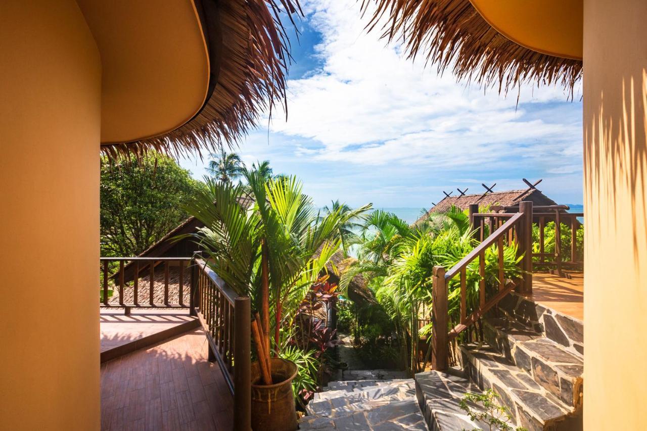 Bungalow con vistas parciales al mar